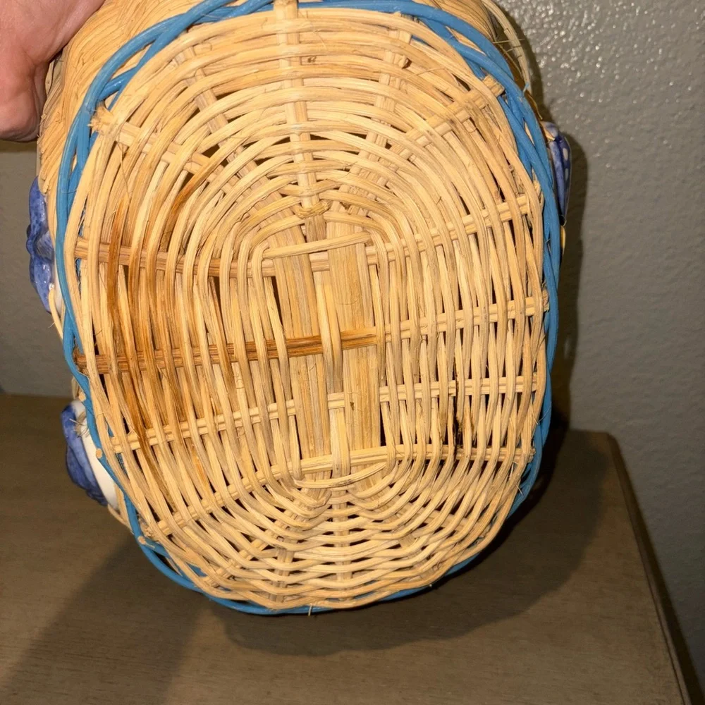 Rattan Seashell Porcelain Basket